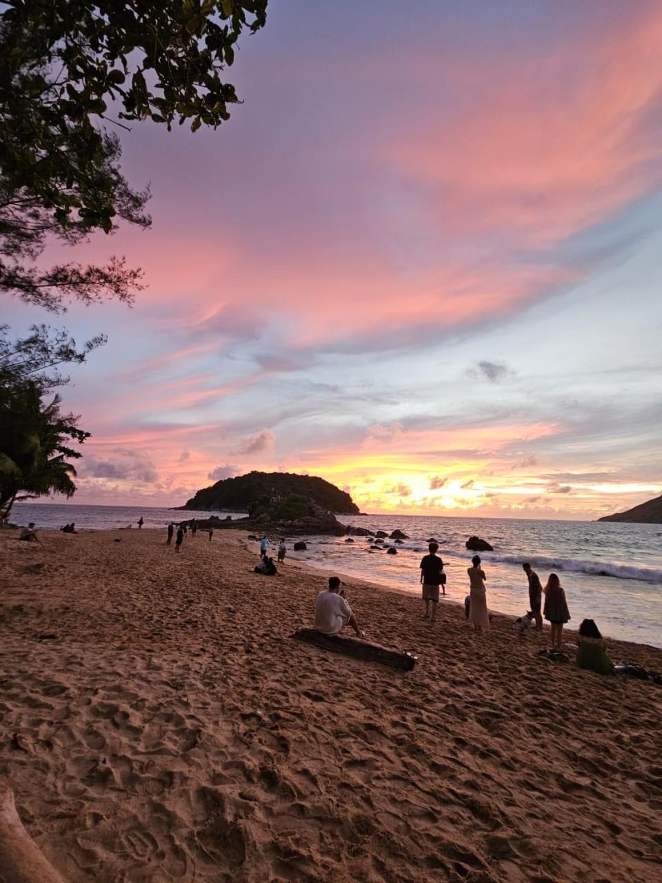 Beachfront South Of Vakantiehuis Phuket